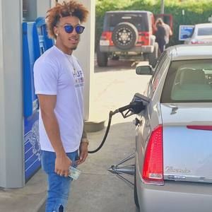 Meet your Posher, Adrian